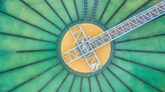 Wasseraufbereitungsanlage Klärbecken